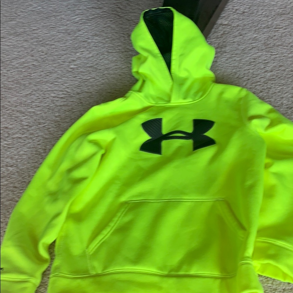 Under armour sweatshirt